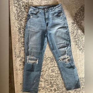 American Eagle distressed mom jean Size 12 long